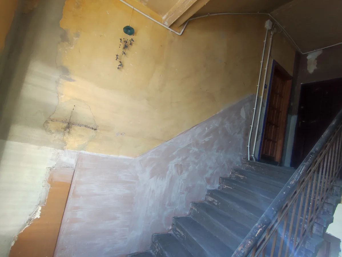 Klatka schodowa przed remontem