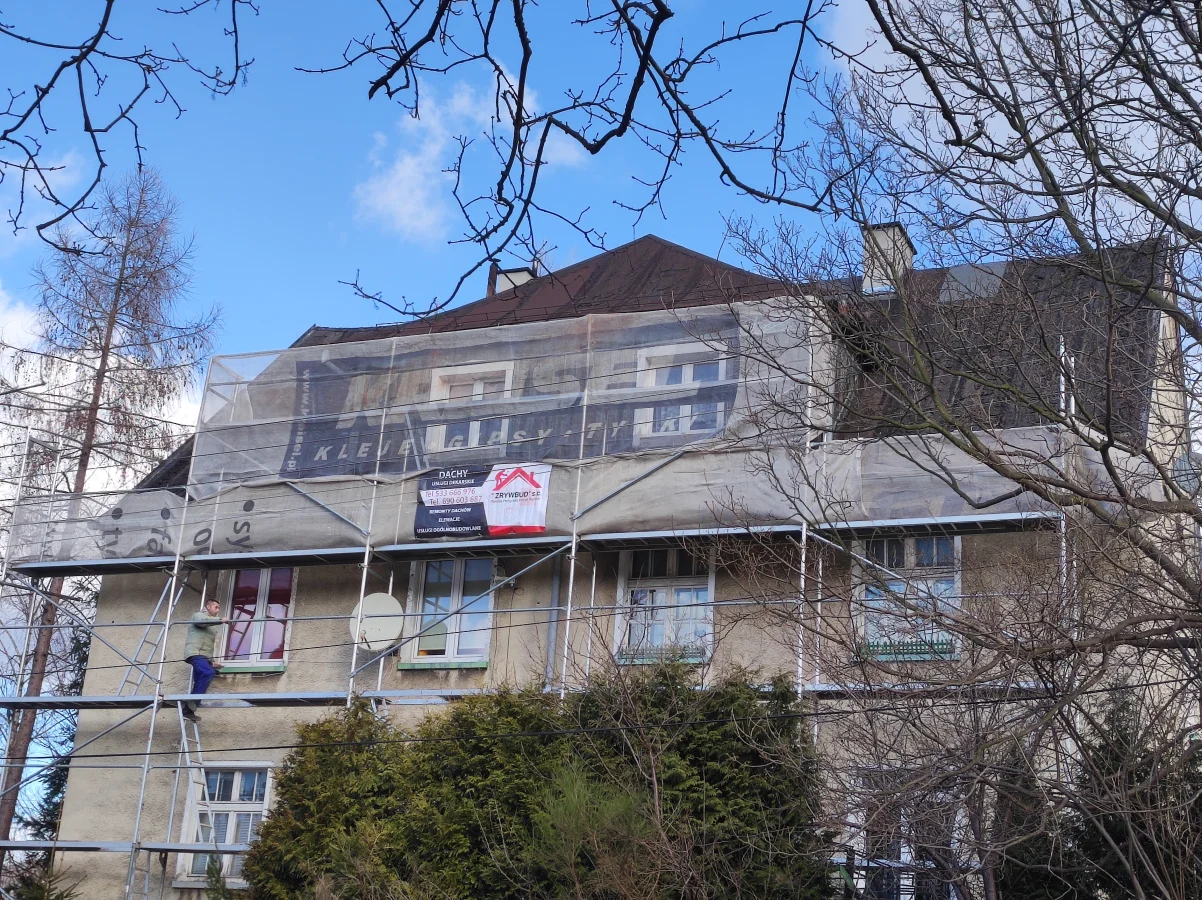 Remont dachu - Sportowa 7 w Mieroszowie