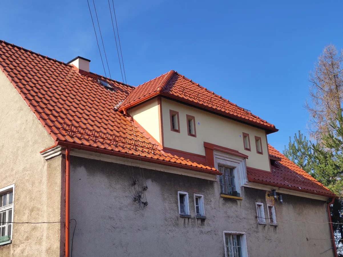 Remont dachu - Sportowa 7 w Mieroszowie