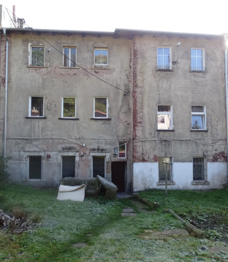 Remont elewacji kamienicy w Mieroszowskim rynku