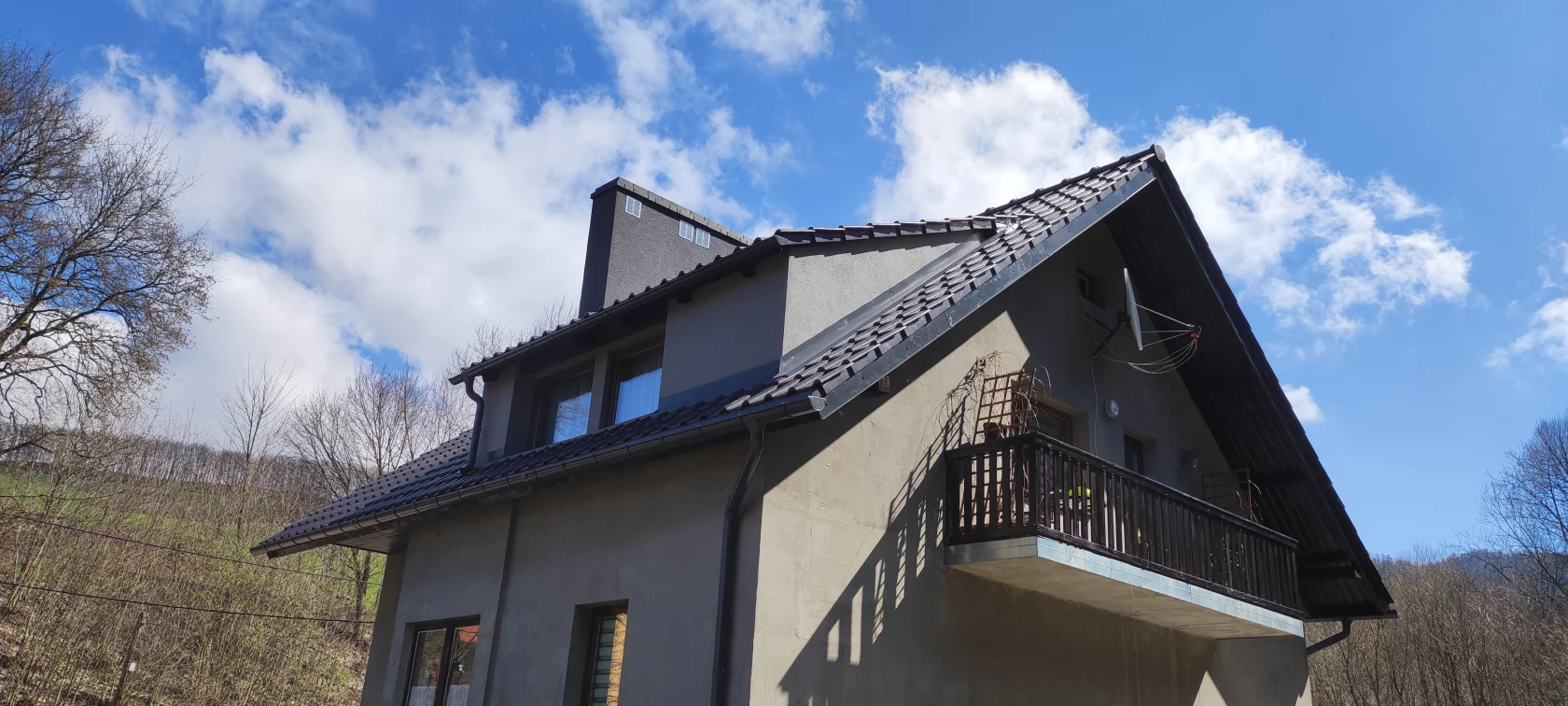 Wymiana pokrycia dachowego w domu jednorodzinnym